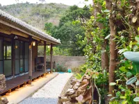 Nerome01 Okinawan Traditional House in Yambaruvs