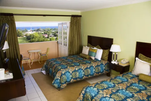 Cardiff Hotel and Spa Hotels in Discovery Bay