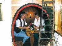 Gasthaus Krone Schmitt KG Hotels in der Nähe von Weingut Schenk