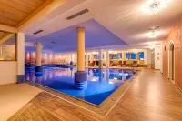 Hotel Alpenhof - Pools