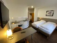 Hotel am Schillerplatz - Hostels