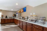 Comfort Inn & Suites - Near Robins Air Force Base Main Gate - Aamiainen
