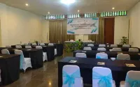 Hotel Grand Papua Kaimana Hotels in Kroy