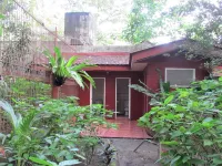 Felipa Beach and Guesthouse - Newly Renovated Airconditioned Guest Rooms