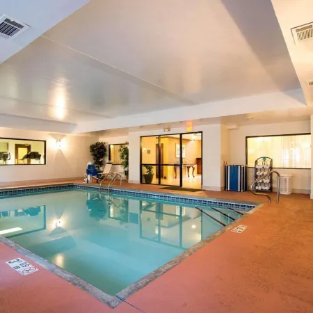 Comfort Inn & Suites Suwanee - Sugarloaf