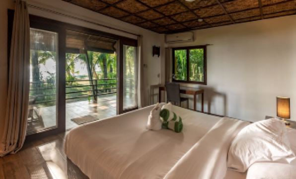 1. 시아르가오 인 ..