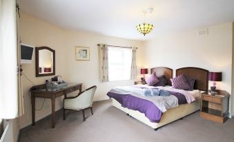 Summerfield Pub & Boutique Rooms