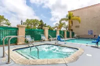 Quality Inn & Suites Camarillo-Oxnard - Hot Tub