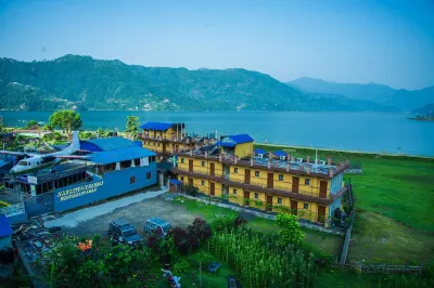 Hotel Lakefront Hotels near Tashi Ling Tibetan Village