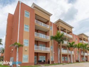 Casual Condo Near Beach w/ Pools, Hot Tub & Grill!