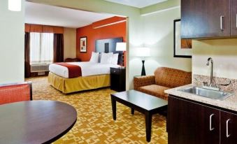 Holiday Inn Express & Suites Memphis/Germantown