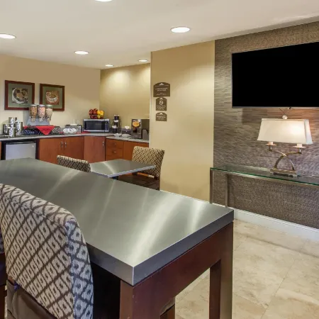 Microtel Inn & Suites by Wyndham Atlanta/Buckhead Area
