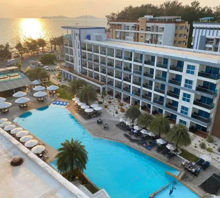 แกรนด์ บลู รีสอร์ต