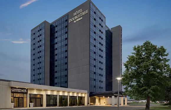 布彎卡利蒙特利爾機場西希爾頓逸林酒店及度假村