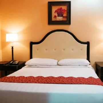 White Knight Hotel Intramuros Отели рядом с достопримечательностью «Кафедральный собор Манилы»