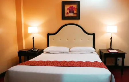White Knight Hotel Intramuros Отели рядом с достопримечательностью «Университет Лисеум оф Филиппины»