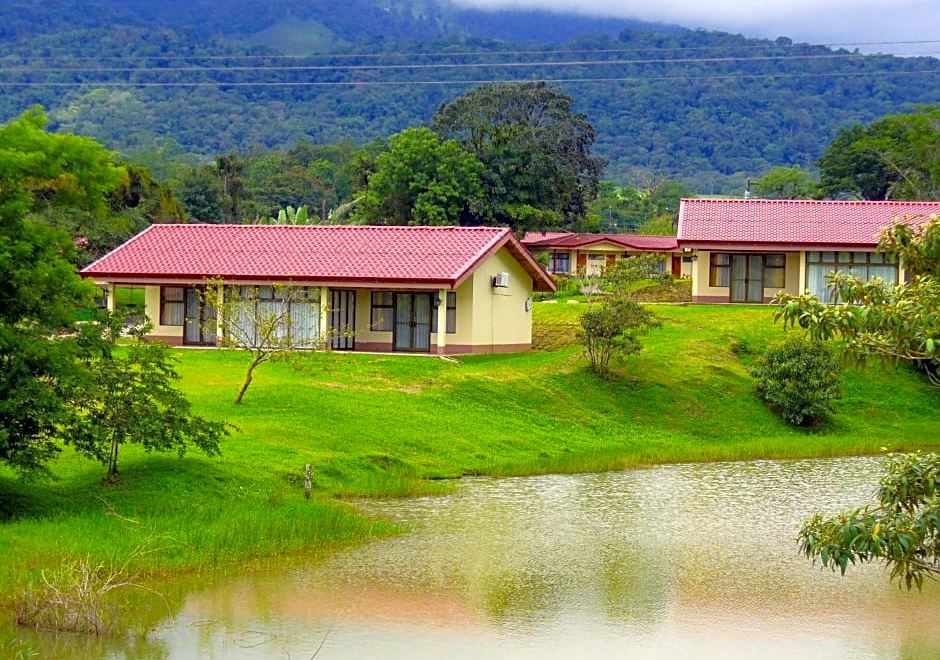 Termales del Bosque & Hot Springs Overview