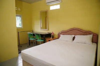 Omah Bogem Homestay Syariah Hotels in Prambanan