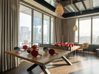 موكسي بورتلاند داون تاون Hotels near بروفيدنس بارك