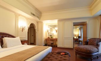 Le Commodore Hotel