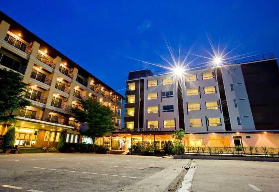 신수만 에어포트 스위트 호텔의 넓고 깔끔한 객실 내부