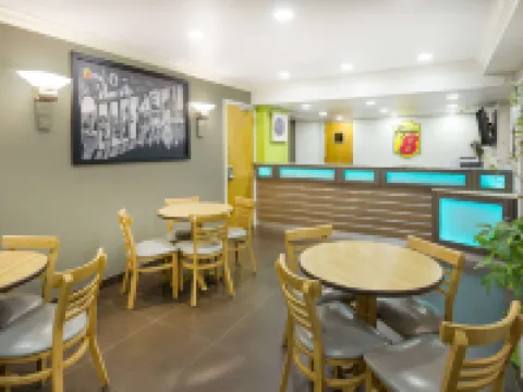 Super 8 by Wyndham Fortuna Hoteles en Fortuna