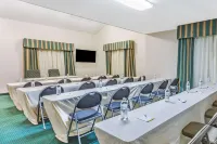 Econo Lodge Richmond-North Chesterfield Hotels in Bon Air