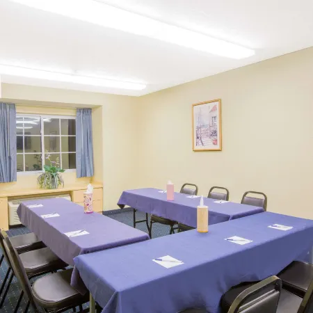 Microtel Inn & Suites by Wyndham Albertville