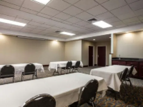 Comfort Inn & Suites Lumberton Central I-95 Hotels in Lumberton