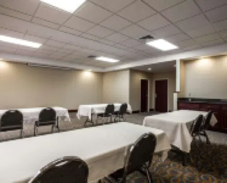 Comfort Inn & Suites Lumberton Central I-95 Hotels in Lumberton