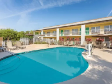 Super 8 by Wyndham Ellenton Bradenton Area Hotels in Manatee County