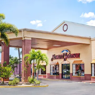 Howard Johnson by Wyndham Ft. Myers FL