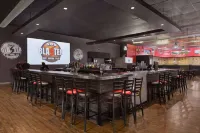 Days Inn & Suites by Wyndham Sault Ste. Marie on - bar
