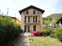 Adele Hotel in zona Ponte sospeso sul torrente Cannobino