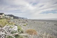 Gold Beach Townhome with Ocean Views and Sunroom!