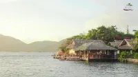 Whale Island Resort Hotels in Hoàng Su Phì District