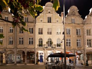 Grand Place Hotel