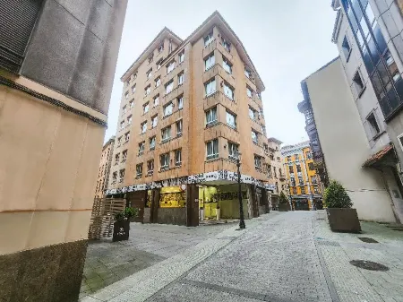 Hotel Faranda Pathos Gijón, Ascend Hotel Collection Отели рядом с достопримечательностью «Chalet de Ladislao Menendez»