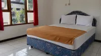 Hotel Tentrem Syariah Hotels in Mayangan