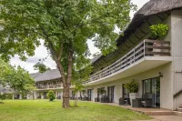 Azambezi River Lodge Отели в г. 