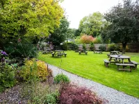 Harewood End Inn Hotels in Llangattock-Vibon-Avel