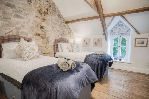 The Lodge - 2 Bedroom Cottage - Princes Gate - Villas