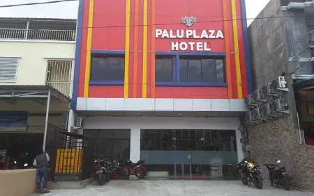 Palu Plaza Hotel Отели рядом с достопримечательностью «Astore Palu»