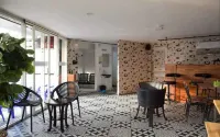 RedDoorz Near Pelabuhan Tanjung Perak 2 Surabaya Các khách sạn ở Pabean Cantikan