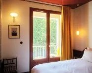 Hôtel Présent - 200m des Arènes d'Arles - Encore Mieux Hotel a Fourques