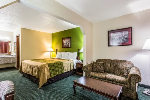 Econo Lodge & Suites Brinkley - Pet-friendly