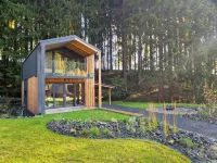 Luxe Timber Lodge & Pet Retreat - parking