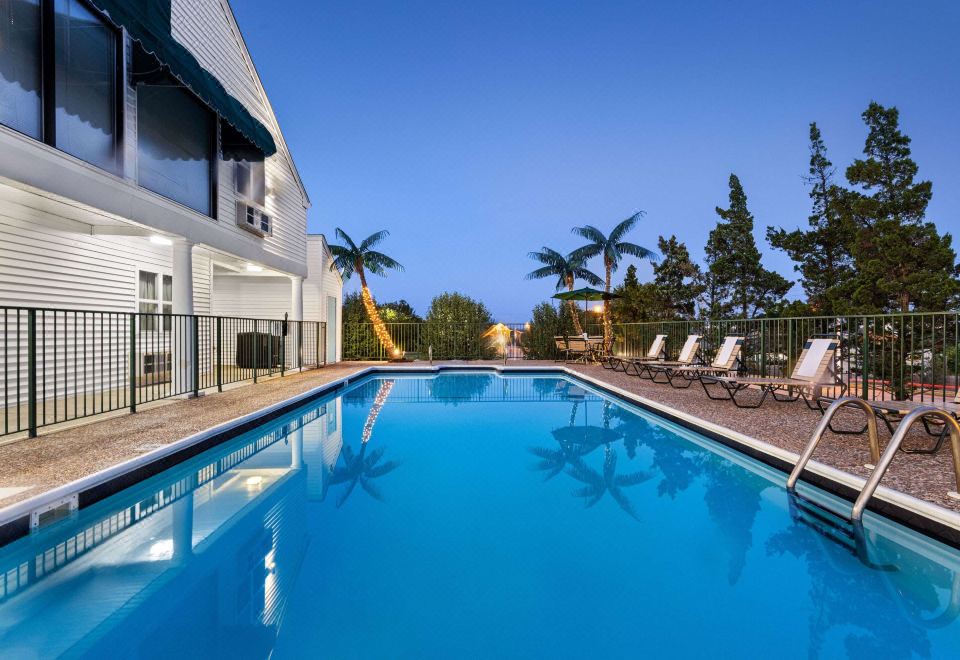 수퍼 8 바이 윈덤 브랜슨 이미지