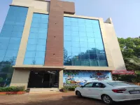 Hotel Deepak Executive, Ganpatipule 갠파티 풀 호텔