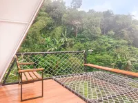 Selayang Olivehill - Luxury Glamping in the Forest Hotels in Cigombong